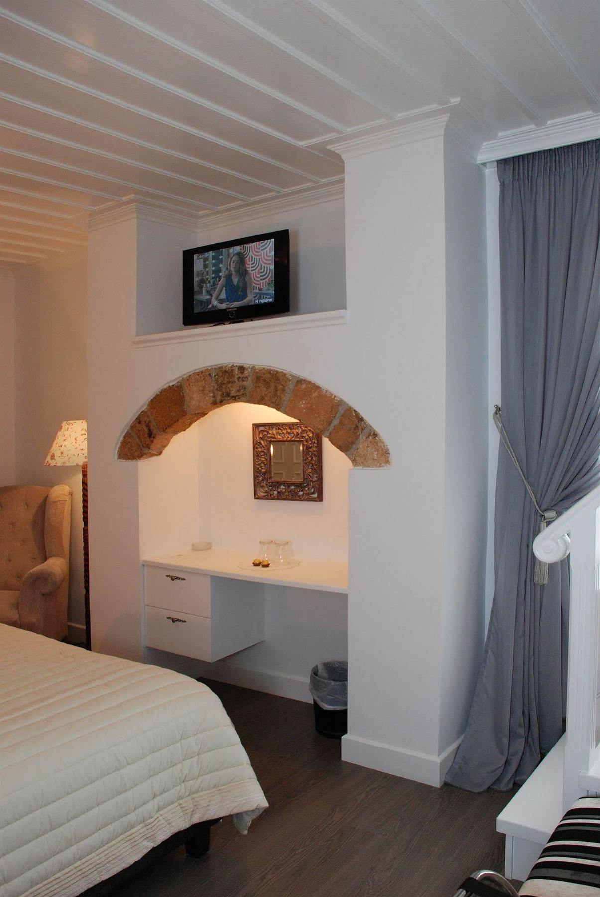 Il Palazzo Rooms & Suites นาฟปลิโอ ภายนอก รูปภาพ